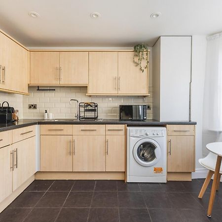 Arte Stays Serviced Houses Stratford - 3 Bedrooms 2 Bathrooms Houses London, Stratford, Maryland, Free Parking, Garden, Weekly Or Monthly Stays - Up To 8 Guests Exterior foto