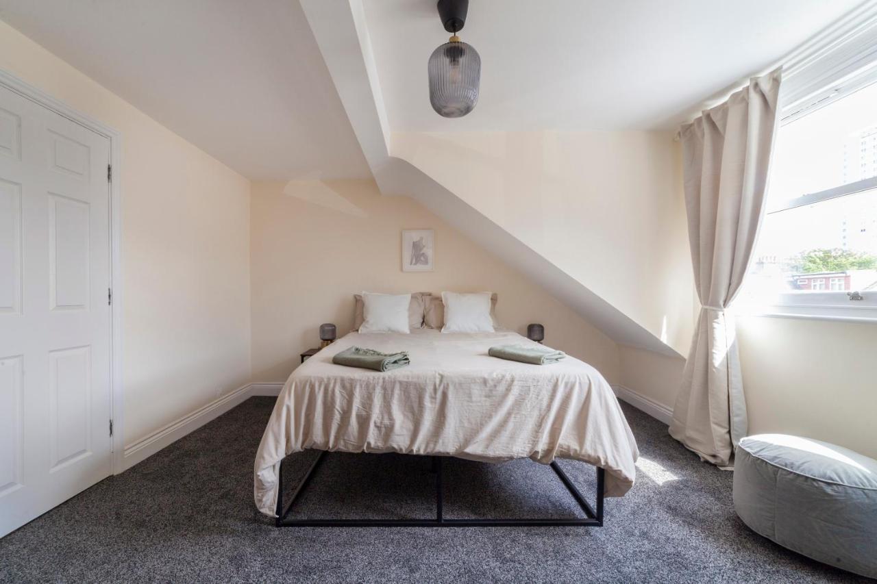 Arte Stays Serviced Houses Stratford - 3 Bedrooms 2 Bathrooms Houses London, Stratford, Maryland, Free Parking, Garden, Weekly Or Monthly Stays - Up To 8 Guests Exterior foto