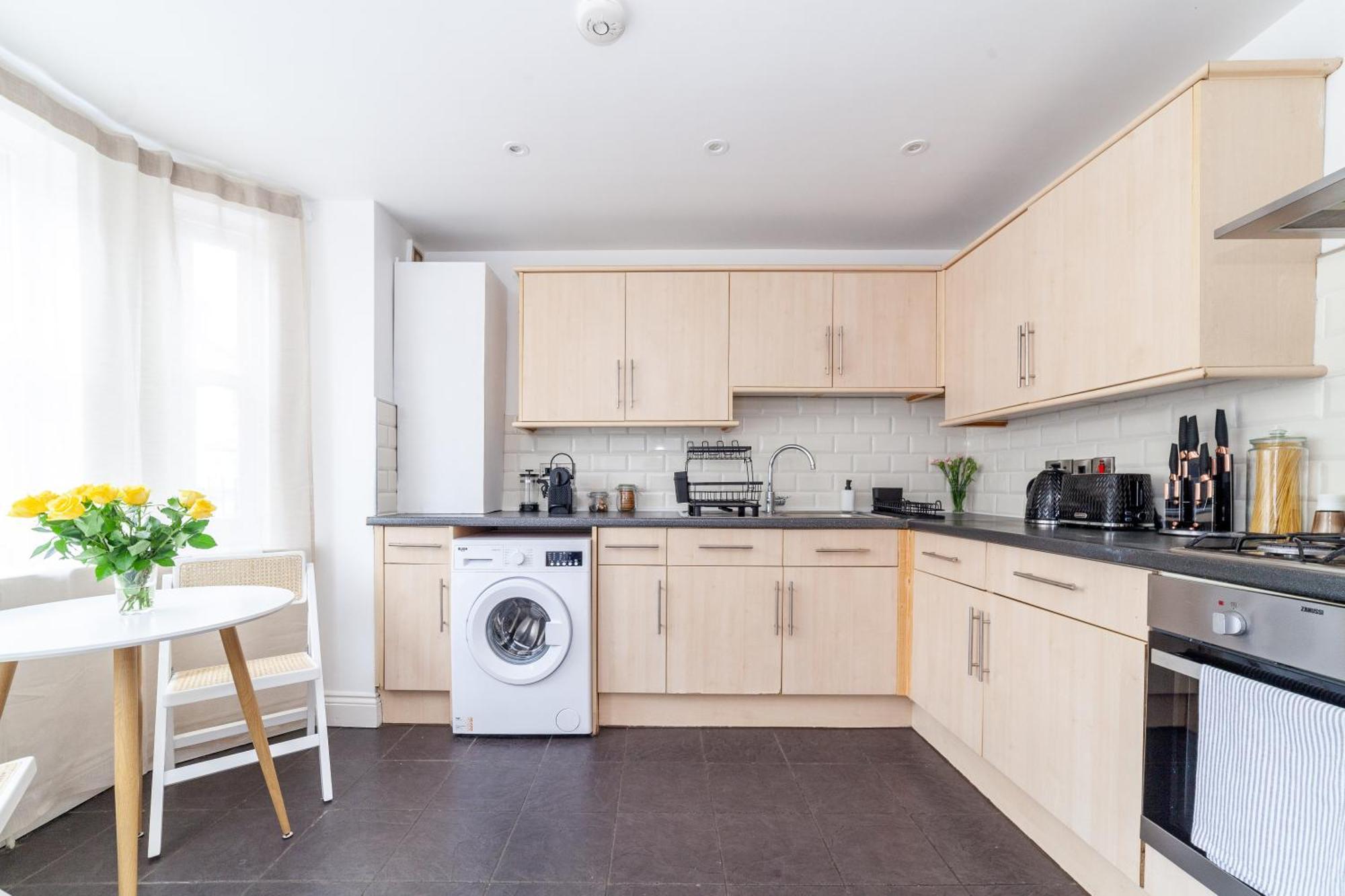 Arte Stays Serviced Houses Stratford - 3 Bedrooms 2 Bathrooms Houses London, Stratford, Maryland, Free Parking, Garden, Weekly Or Monthly Stays - Up To 8 Guests Exterior foto