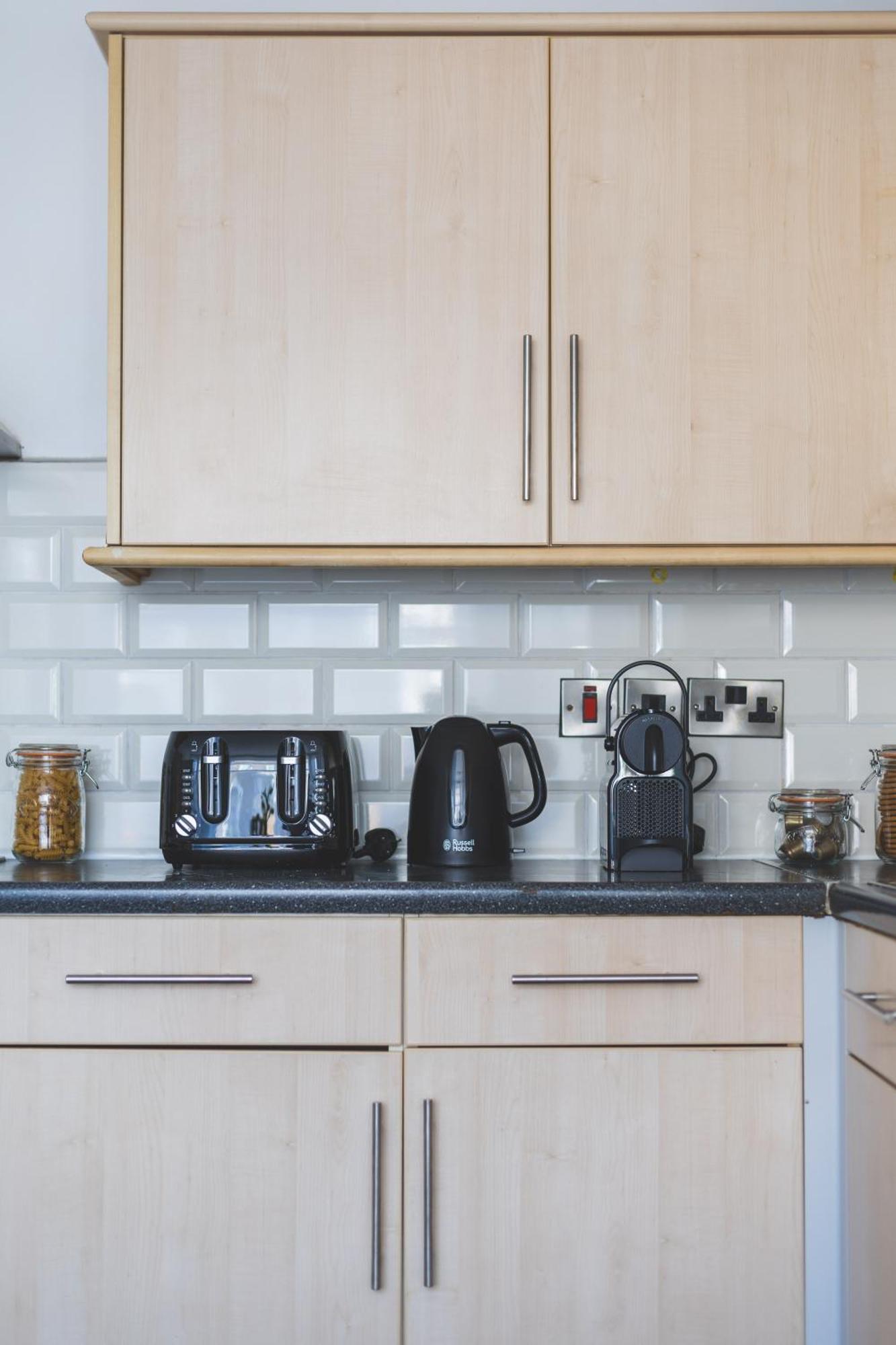 Arte Stays Serviced Houses Stratford - 3 Bedrooms 2 Bathrooms Houses London, Stratford, Maryland, Free Parking, Garden, Weekly Or Monthly Stays - Up To 8 Guests Exterior foto