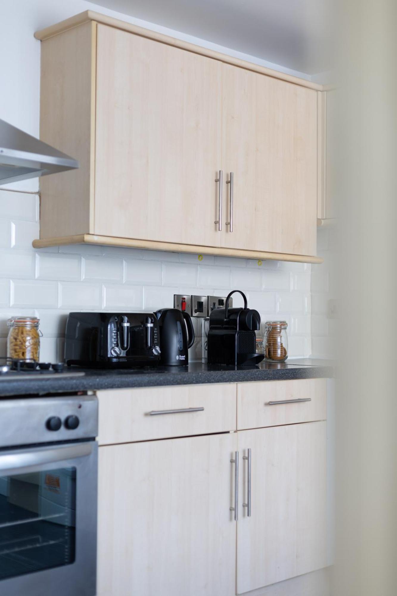 Arte Stays Serviced Houses Stratford - 3 Bedrooms 2 Bathrooms Houses London, Stratford, Maryland, Free Parking, Garden, Weekly Or Monthly Stays - Up To 8 Guests Exterior foto