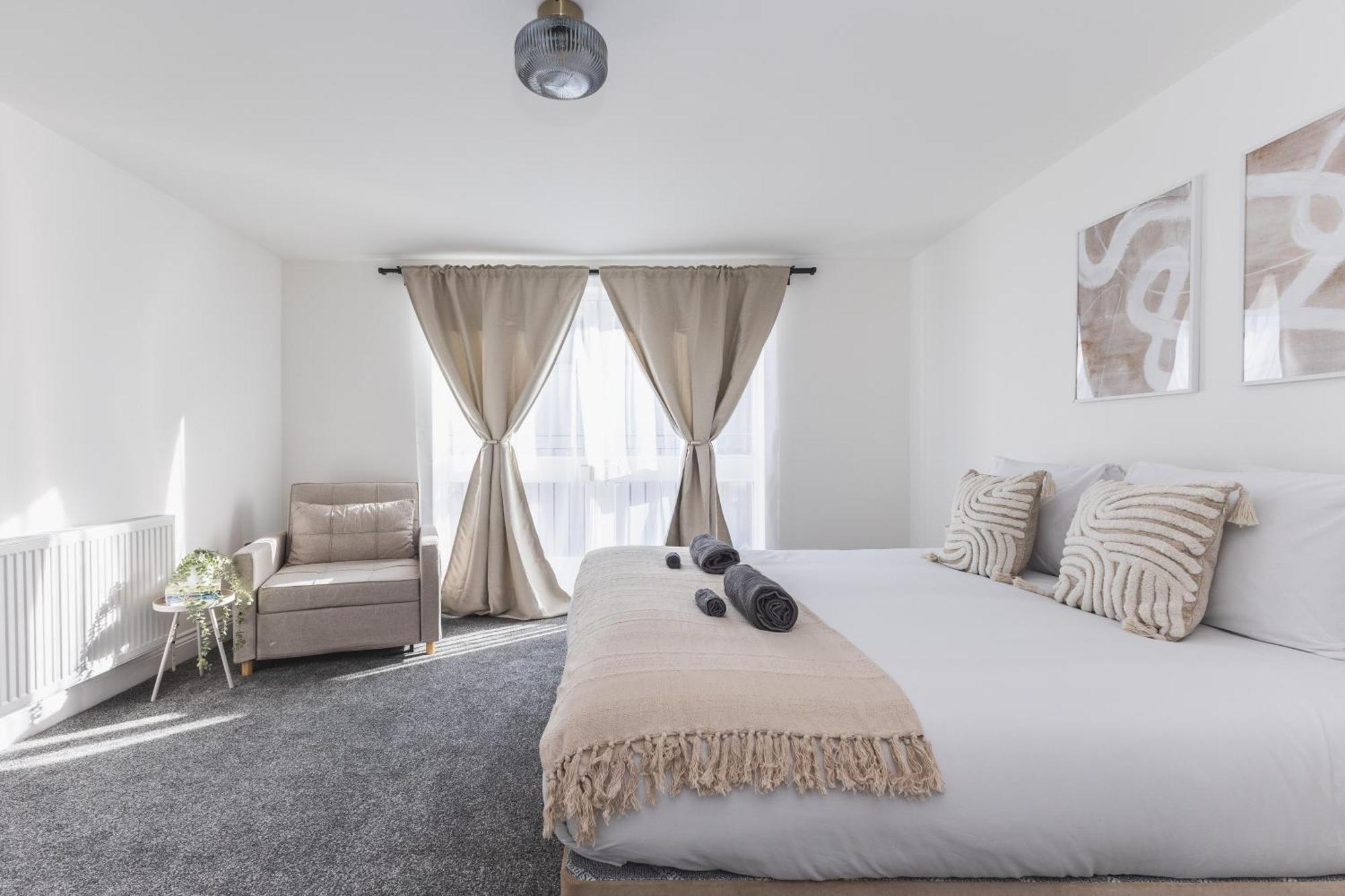 Arte Stays Serviced Houses Stratford - 3 Bedrooms 2 Bathrooms Houses London, Stratford, Maryland, Free Parking, Garden, Weekly Or Monthly Stays - Up To 8 Guests Exterior foto