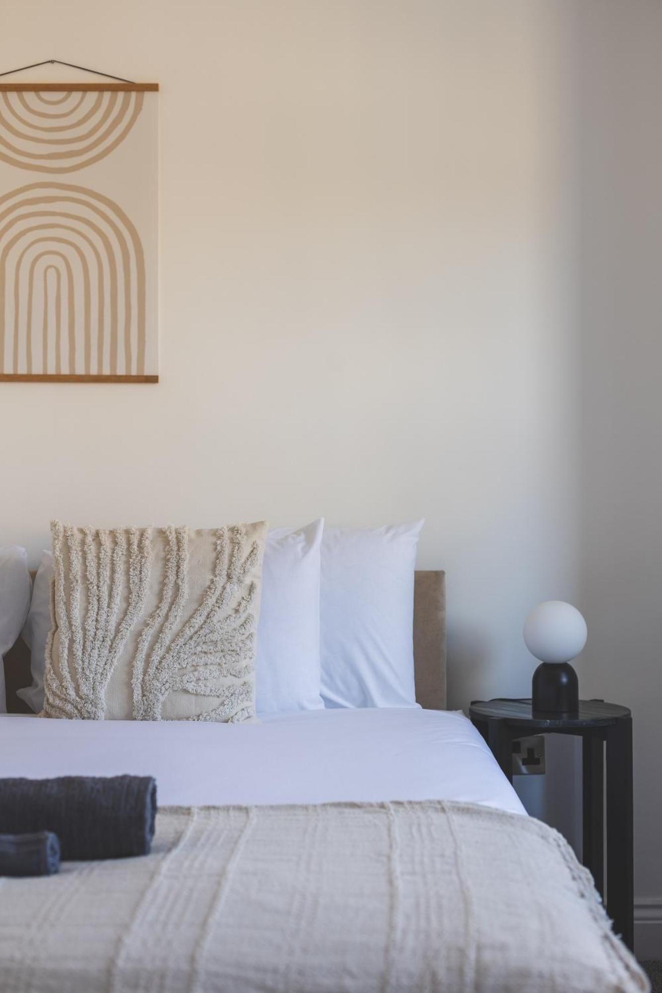 Arte Stays Serviced Houses Stratford - 3 Bedrooms 2 Bathrooms Houses London, Stratford, Maryland, Free Parking, Garden, Weekly Or Monthly Stays - Up To 8 Guests Exterior foto