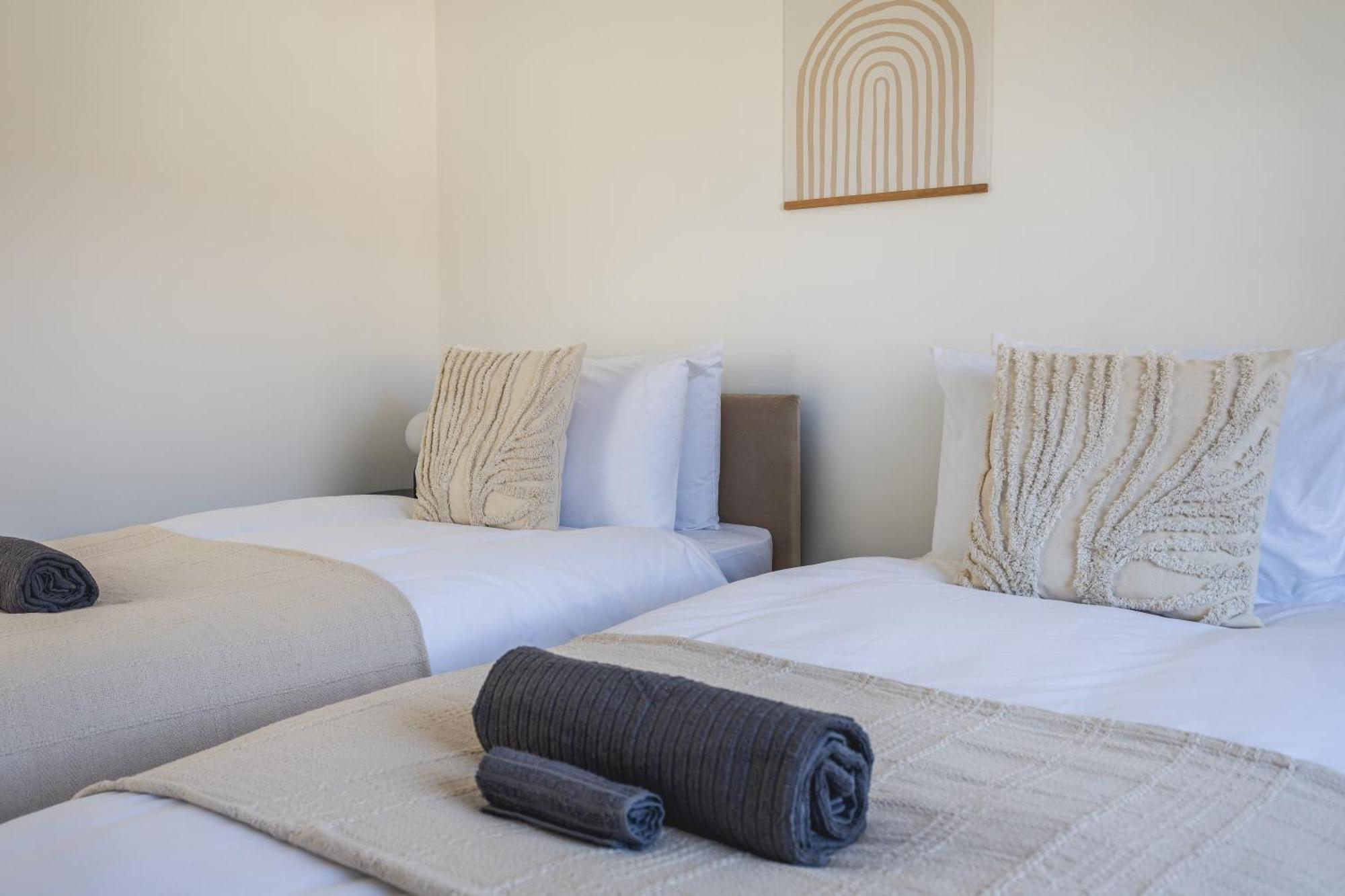 Arte Stays Serviced Houses Stratford - 3 Bedrooms 2 Bathrooms Houses London, Stratford, Maryland, Free Parking, Garden, Weekly Or Monthly Stays - Up To 8 Guests Exterior foto