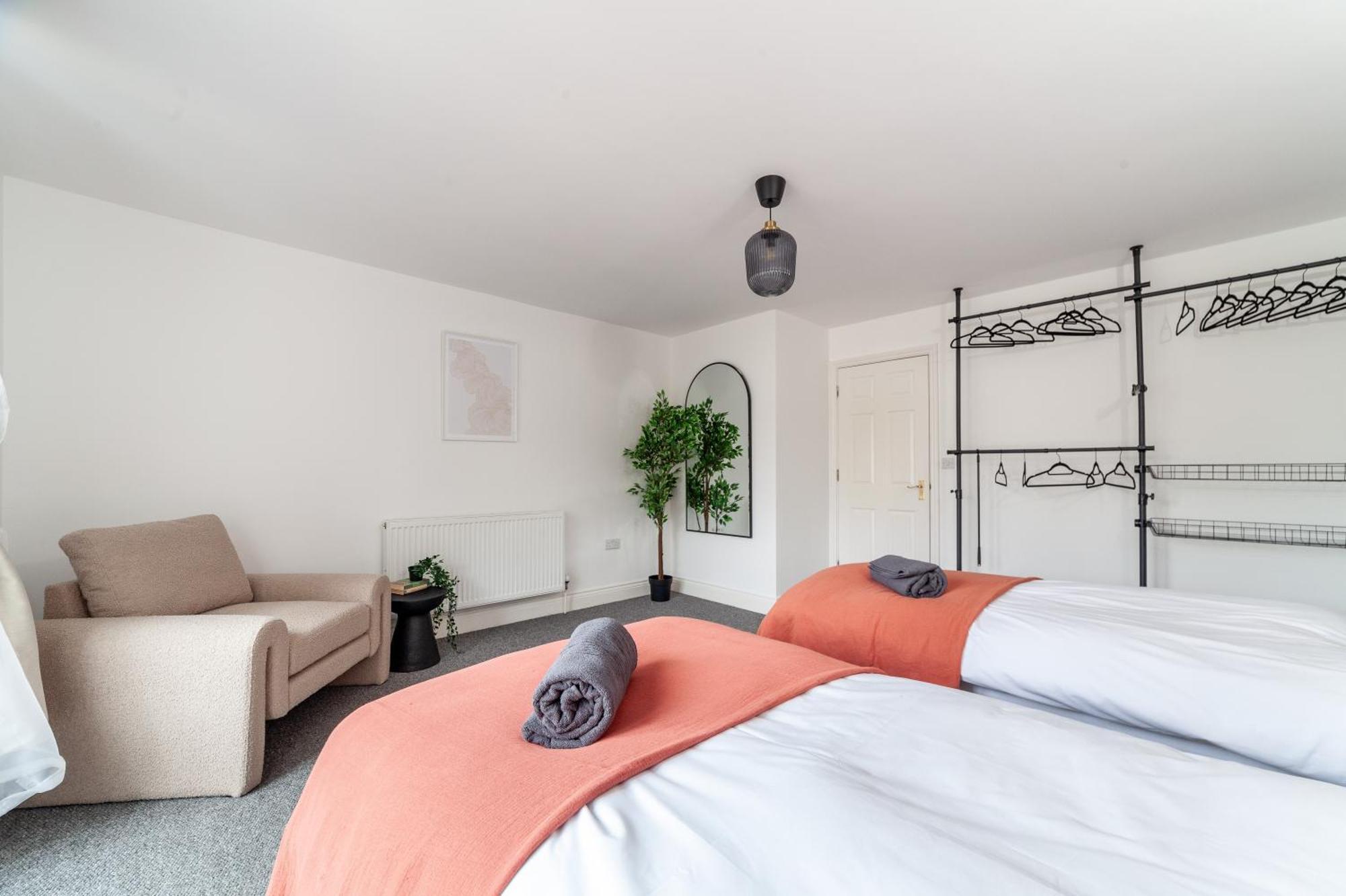Arte Stays Serviced Houses Stratford - 3 Bedrooms 2 Bathrooms Houses London, Stratford, Maryland, Free Parking, Garden, Weekly Or Monthly Stays - Up To 8 Guests Exterior foto